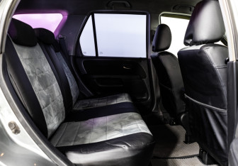 Подержанный автомобиль Honda CR-V 2005 года (16 фото)