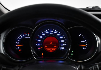 Подержанный автомобиль Kia Ceed Wagon 2013 года (18 фото)