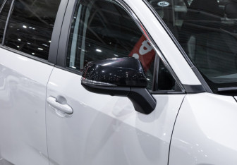 Подержанный автомобиль Toyota RAV4 2022 года (11 фото)