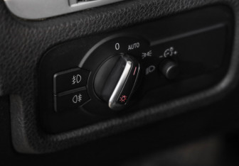 Подержанный автомобиль Volkswagen Touareg 2012 года (18 фото)