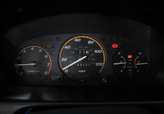 Подержанный автомобиль Honda CR-V 2000 года (12 фото)