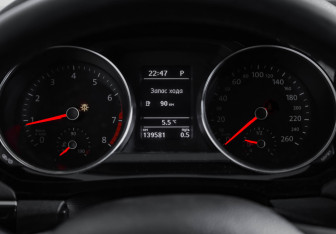 Подержанный автомобиль Volkswagen Jetta Sedan 2017 года (11 фото)