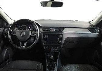 Подержанный автомобиль Skoda Rapid Liftback 2019 года (10 фото)
