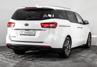 Подержанный автомобиль Kia Carnival 2019 года (5 фото)