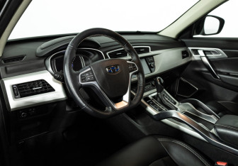 Подержанный автомобиль Geely Atlas 2022 года (11 фото)