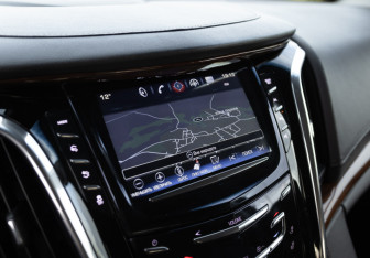 Подержанный автомобиль Cadillac Escalade Suv 2017 года (27 фото)