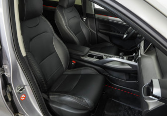 Подержанный автомобиль Geely Coolray 2022 года (23 фото)