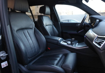 Подержанный автомобиль BMW X5 2020 года (20 фото)