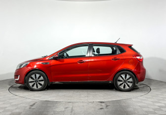 Подержанный автомобиль Kia Rio Hatchback 2012 года (8 фото)