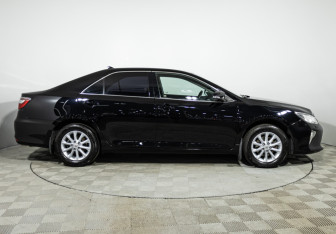 Подержанный автомобиль Toyota Camry Sedan 2017 года (4 фото)