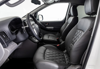 Подержанный автомобиль Hyundai H-1 2020 года (17 фото)