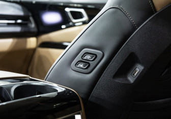 Подержанный автомобиль Kia Carnival 2021 года (18 фото)