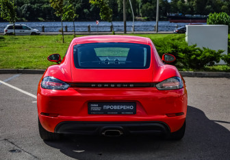 Подержанный автомобиль Porsche Cayman 2018 года (67 фото)