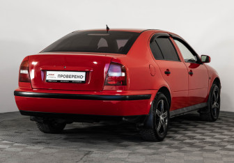 Подержанный автомобиль Skoda Octavia Liftback 1997 года (5 фото)