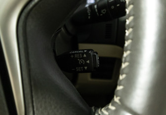 Подержанный автомобиль Toyota Land Cruiser Prado 2022 года (21 фото)