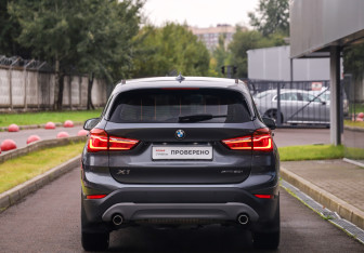 Подержанный автомобиль BMW X1 2018 года (7 фото)