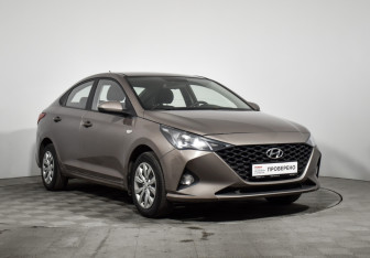 Подержанный автомобиль Hyundai Solaris Sedan 2021 года (3 фото)