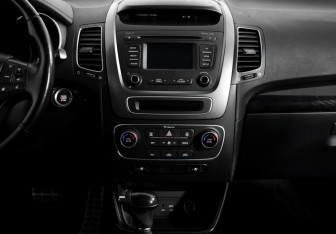 Подержанный автомобиль Kia Sorento 2017 года (15 фото)