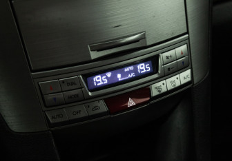 Подержанный автомобиль Subaru Outback Wagon 2011 года (16 фото)