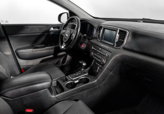 Подержанный автомобиль Kia Sportage 2017 года (10 фото)