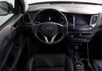 Подержанный автомобиль Hyundai Tucson 2016 года (11 фото)