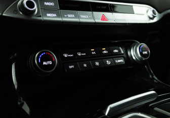 Подержанный автомобиль Kia Stinger 2018 года (18 фото)