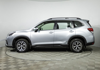 Подержанный автомобиль Subaru Forester Suv 2019 года (8 фото)