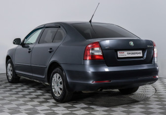 Подержанный автомобиль Skoda Octavia Liftback 2008 года (6 фото)