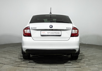 Подержанный автомобиль Skoda Rapid Liftback 2019 года (6 фото)