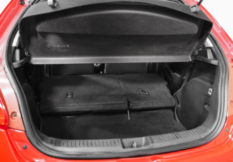 Подержанный автомобиль Mazda Demio 2012 года (24 фото)