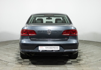 Подержанный автомобиль Volkswagen Passat Sedan 2012 года (6 фото)