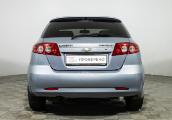 Подержанный автомобиль Chevrolet Lacetti Hatchback 2011 года (6 фото)