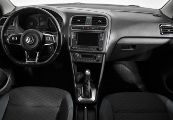 Подержанный автомобиль Volkswagen Polo Sedan 2020 года (14 фото)