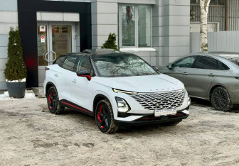 Подержанный автомобиль Omoda C5 2023 года (3 фото)