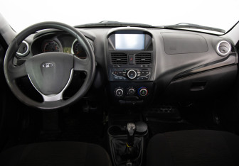 Подержанный автомобиль LADA (ВАЗ) Kalina Hatchback 2013 года (9 фото)