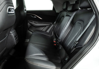 Подержанный автомобиль Omoda C5 2023 года (10 фото)