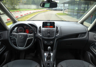 Подержанный автомобиль Opel Zafira Compactvan 2014 года (11 фото)