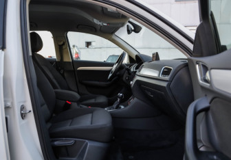 Подержанный автомобиль Audi Q3 2016 года (26 фото)