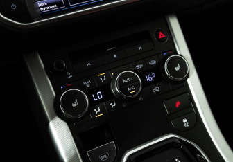 Подержанный автомобиль Land Rover Range Rover Evoque 2012 года (17 фото)