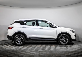 Подержанный автомобиль Geely Coolray 2021 года (4 фото)