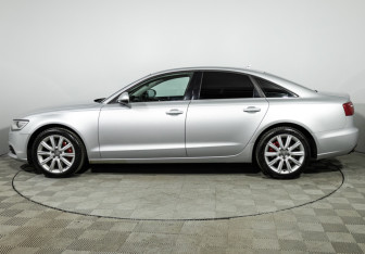 Подержанный автомобиль Audi A6 Sedan 2011 года (8 фото)