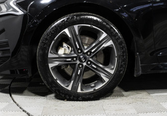 Подержанный автомобиль Kia K5 2020 года (9 фото)