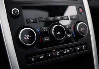 Подержанный автомобиль Land Rover Discovery Sport 2018 года (20 фото)