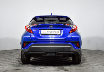 Подержанный автомобиль Toyota C-HR 2018 года (6 фото)