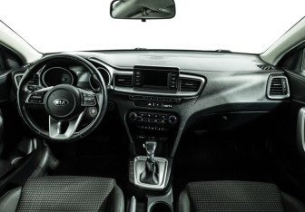 Подержанный автомобиль Kia Ceed Hatchback 2018 года (13 фото)