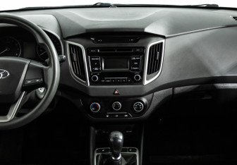 Подержанный автомобиль Hyundai Creta 2017 года (14 фото)