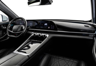 Подержанный автомобиль Exeed RX 2023 года (10 фото)