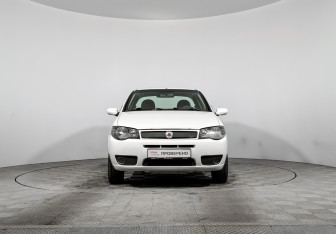 Подержанный автомобиль Fiat Albea 2010 года (2 фото)