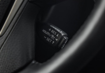 Подержанный автомобиль Toyota Land Cruiser Prado 2018 года (16 фото)