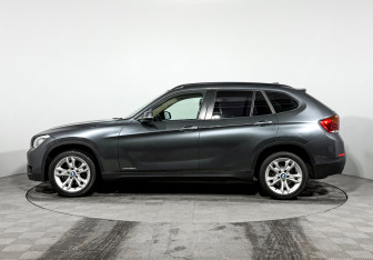 Подержанный автомобиль BMW X1 2013 года (8 фото)